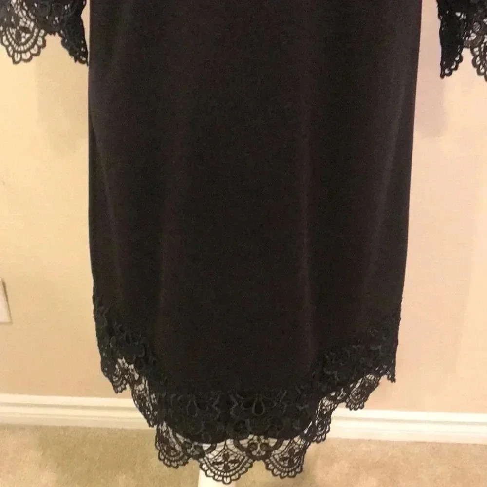 Beige by ECI Black Intricate Scalloped Lace Boat Neck 3/4 Sleeved Dress-Size 10 - Picture 6 of 12